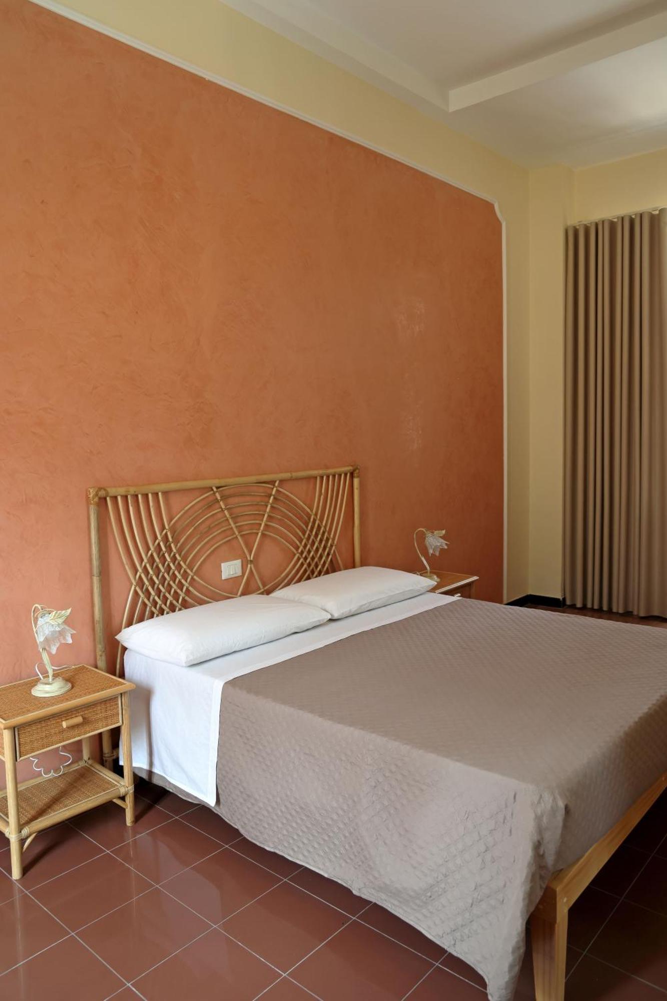 Hotel Della Piazza ピッツォ エクステリア 写真