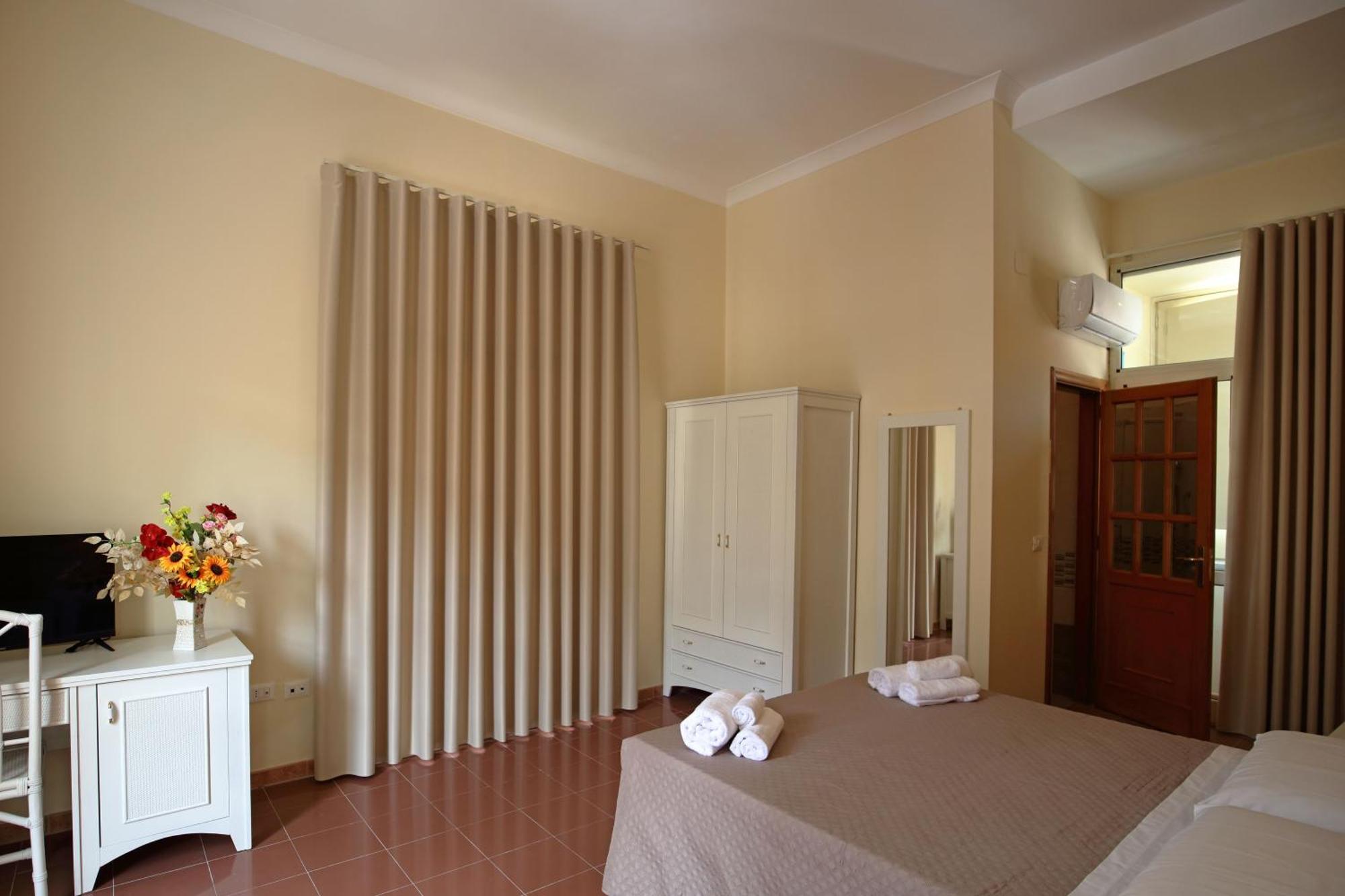 Hotel Della Piazza ピッツォ エクステリア 写真